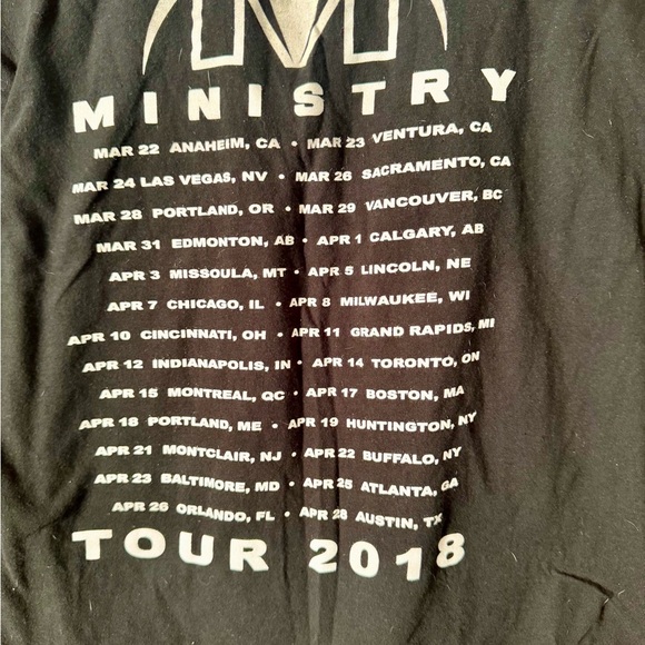 Bay Island Black Ministry Graphic Tee - Picture 3 of 3